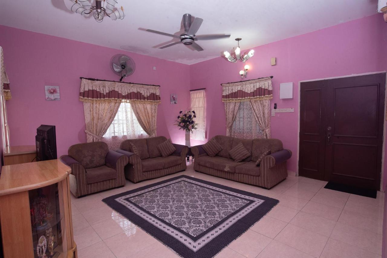 Umaira Homestay Chemor Exterior photo