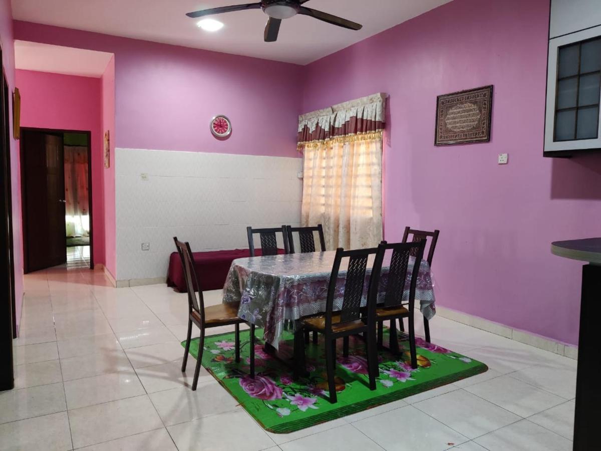 Umaira Homestay Chemor Exterior photo