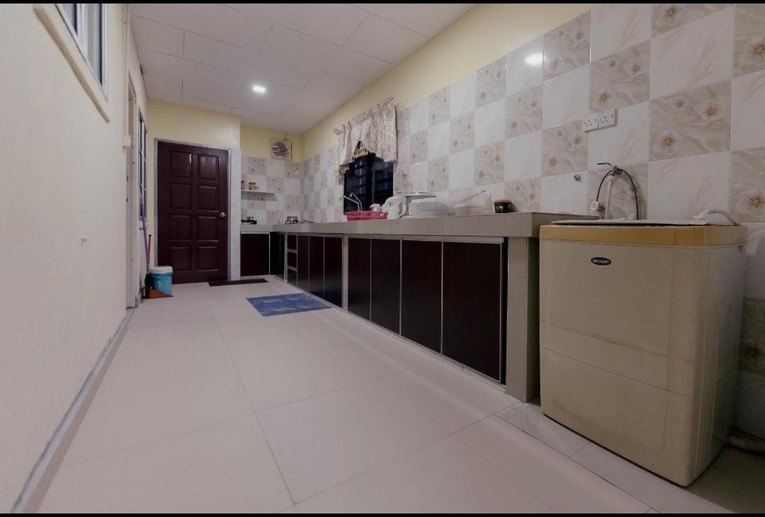Umaira Homestay Chemor Exterior photo